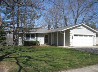 676 W Main St, Cary, IL 60013