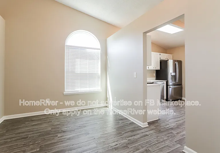 7966 Amandas Crossing Dr E — Photo 5