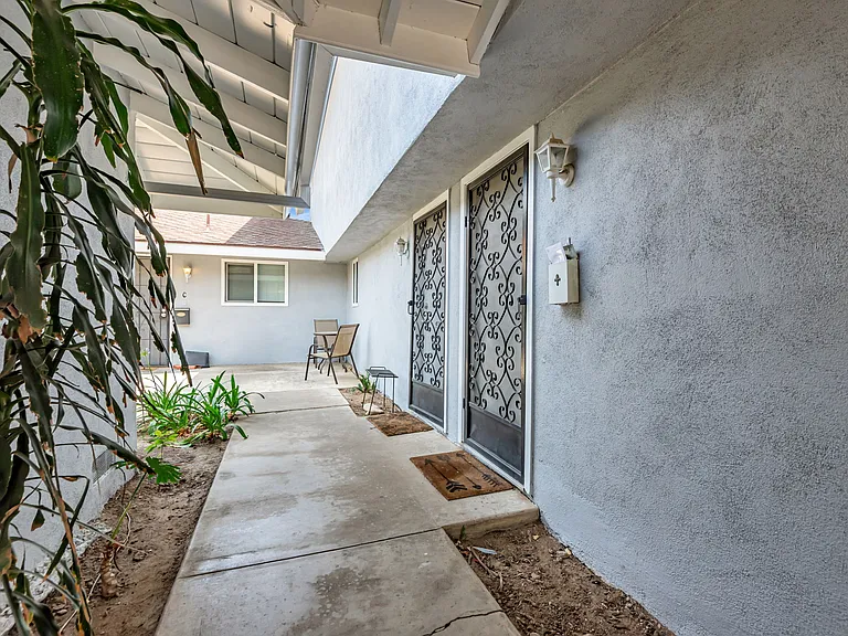 1139 N Shattuck St — Photo 36