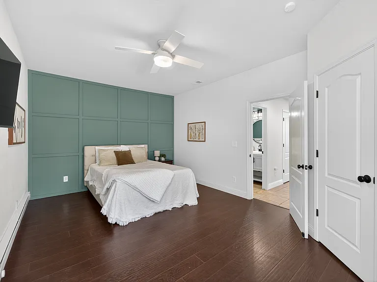 1736 N Holly Ave — Photo 17