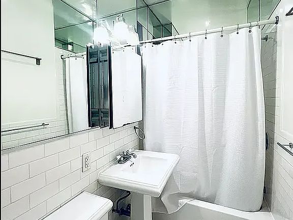 5th image of 340 E 55th St APT 1B