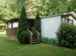 2221 Julia Simpkins Rd, Hiwassee, VA 24347