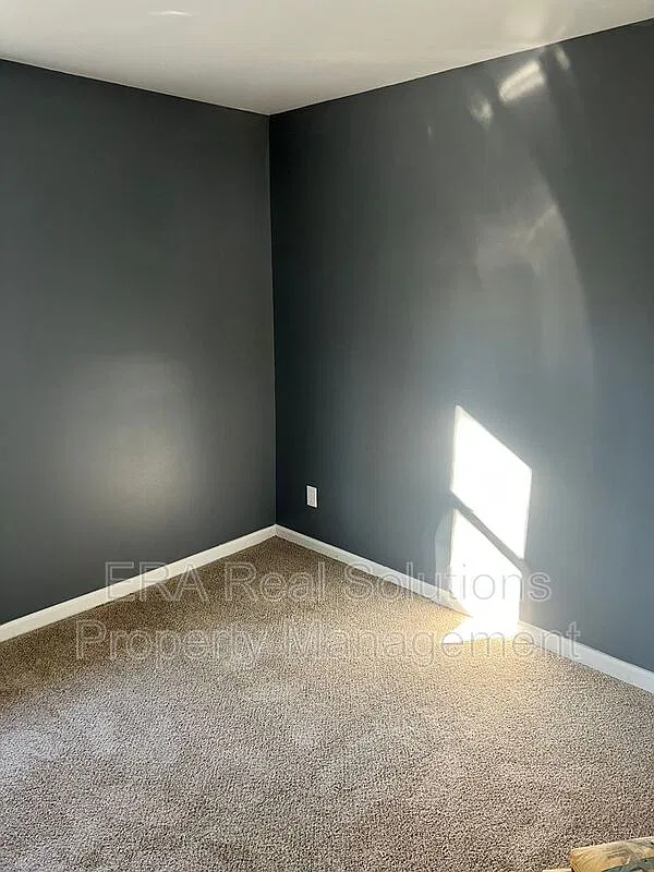 2 bed, 1.0 bath, $1,200 — Photo 4