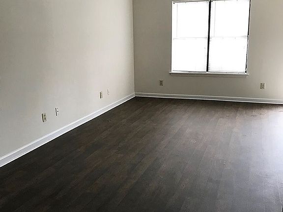 4th image of 3711 Oakwood Hills Dr APT D