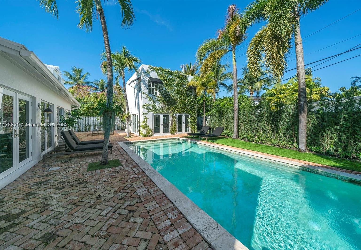 939 W 47th Ct, Miami Beach, FL 33140 | Zillow