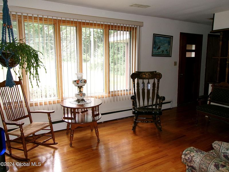 4th image of 338 Winter Street #Ext