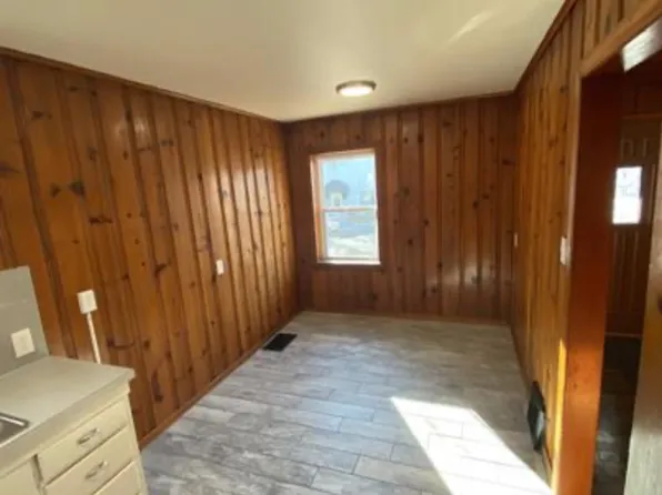 719 S 4th St, Leavenworth, KS