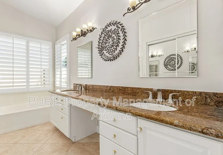 4623 E Rocky Slope Dr — Photo 16