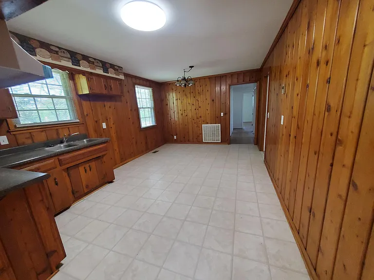 323 Bonnahurst Dr — Photo 5