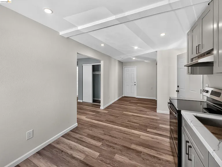 2322 Peachtree Cir #ADU — Photo 8
