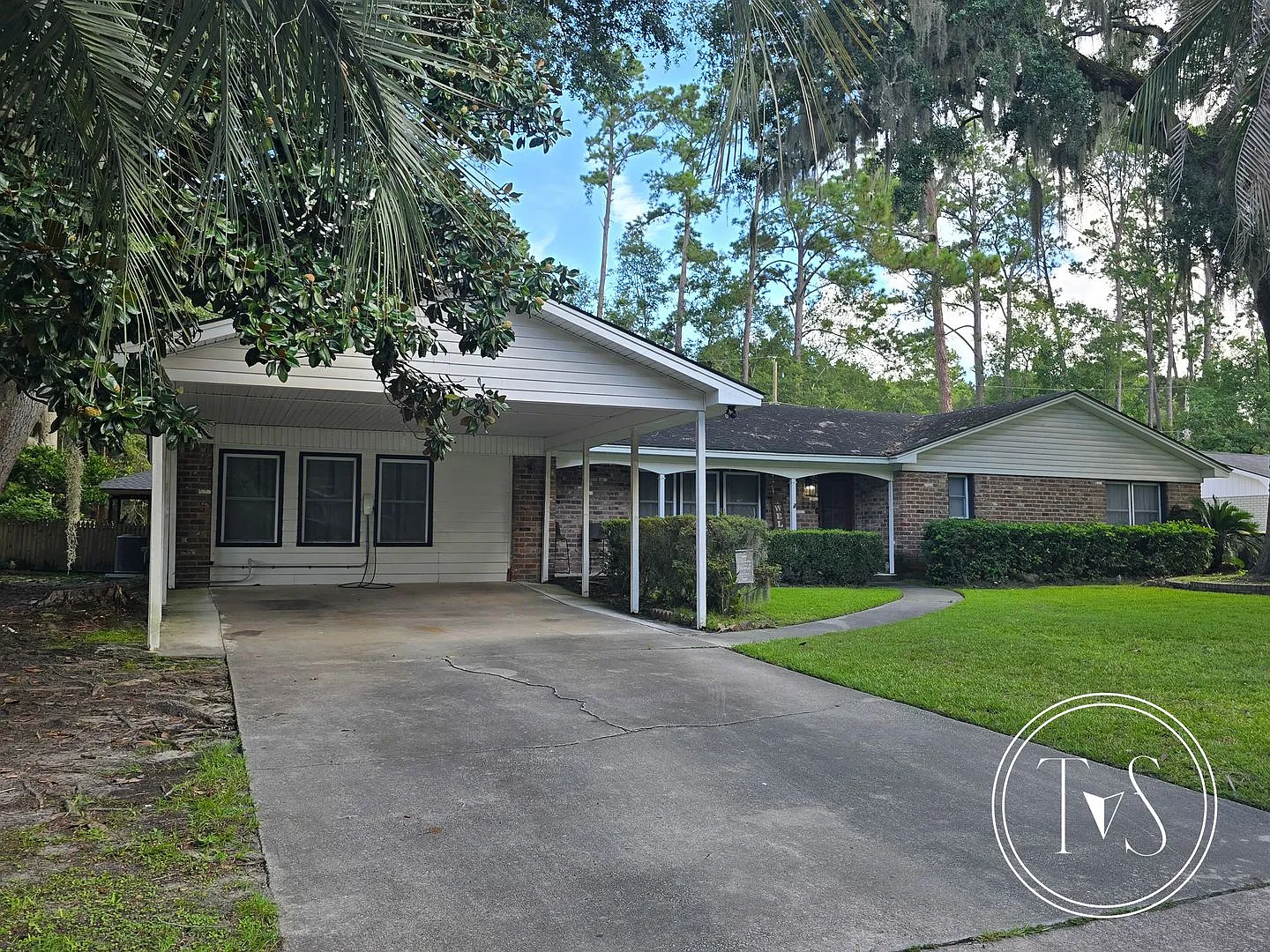 Beautiful Fully Renovated Home You Won't Want To Miss! — Photo 3