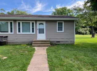 225 Sean Dr #B, Carbondale, IL 62901