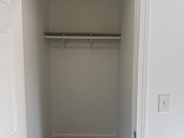 28 Wedgewood Dr APT 1