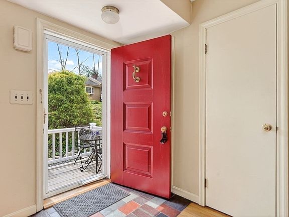 3rd image of 15 Leigh Rd