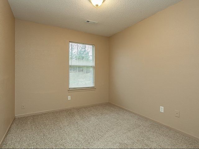 1st image of 1703 SE Timbercreek Ct