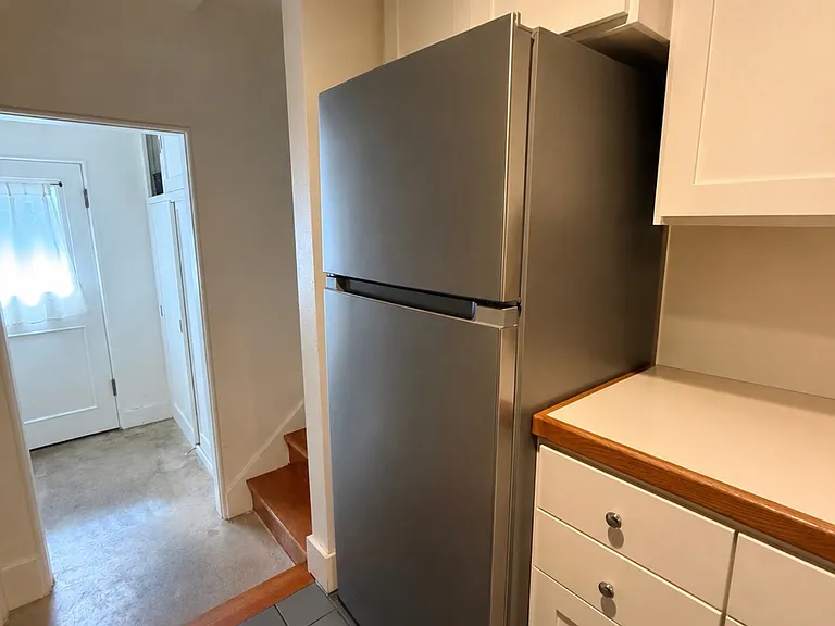 2075 Harris St — Photo 9