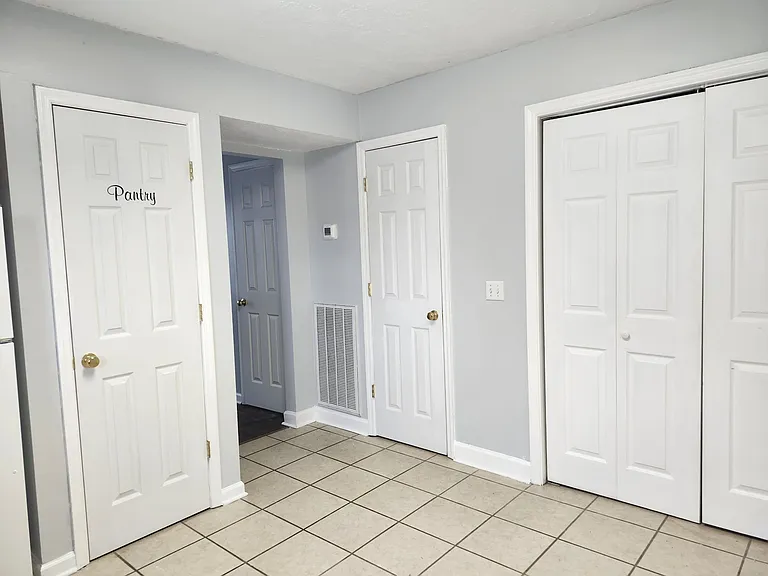 124 Williams St — Photo 4