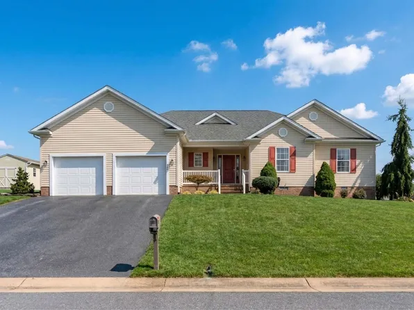 800 Waterton St, Staunton, VA 24401