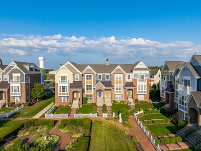 4197 Royal Mews Cir, Naperville, IL, 60564