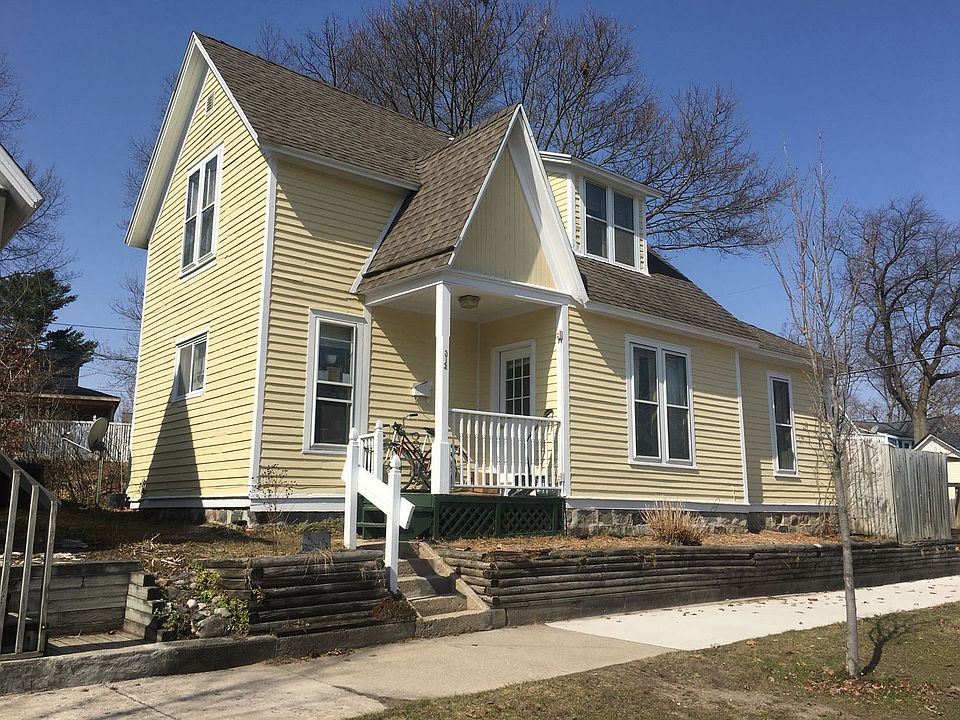 1st image of 312 Railroad Ave