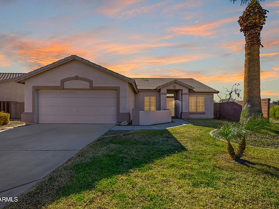 3rd image of 13311 W DESERT ROCK Drive