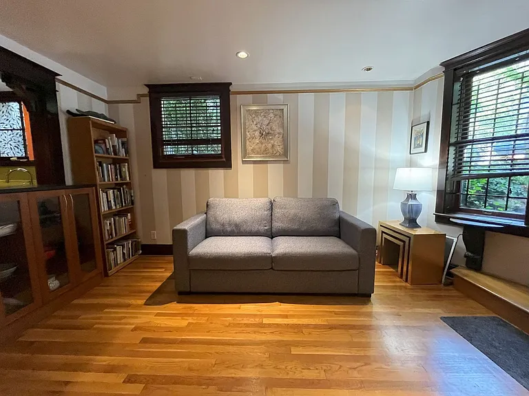 2046 NW Flanders St #B13 — Photo 13