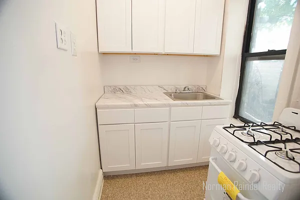 Rented by Norman Raindel, LREB | media 3