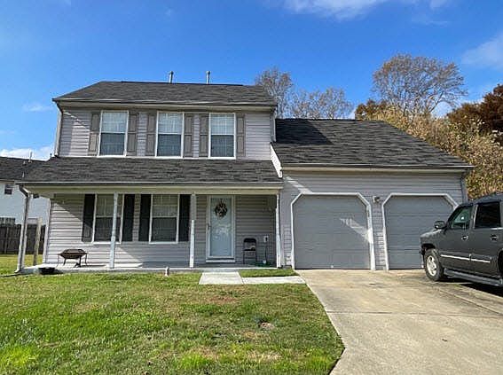 1st image of 405 White Oak Ln