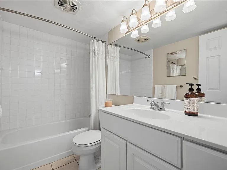 Beau Jardin Apartments — Photo 13