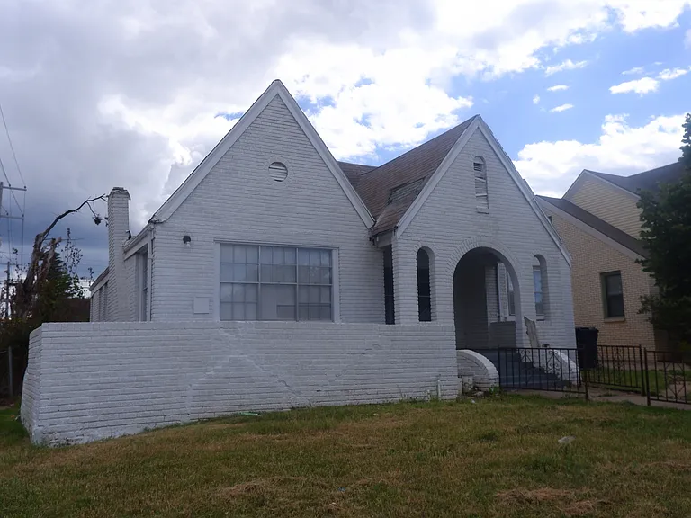 2100 NW 27th St — Photo 6