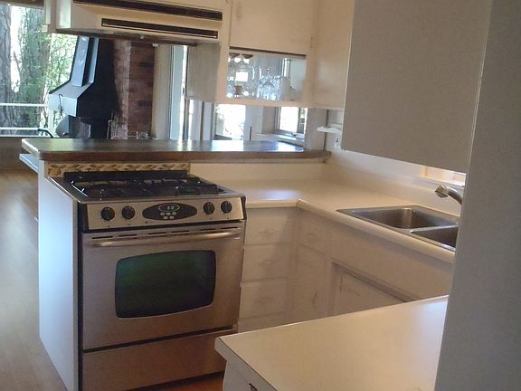 5th image of 13442 Peninsula Dr
