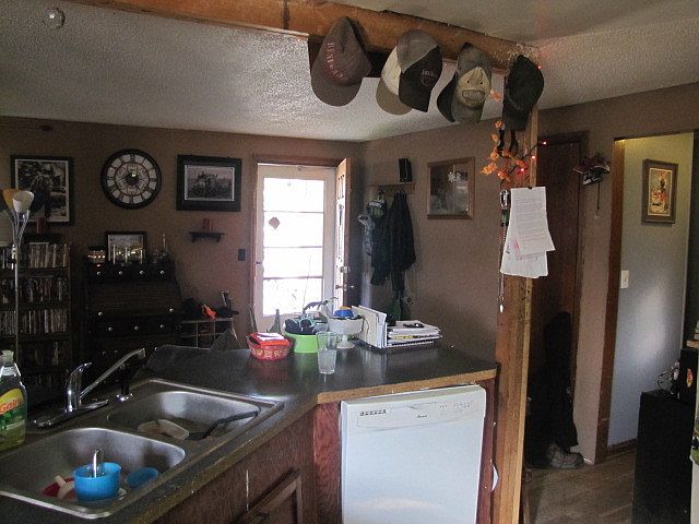 2nd image of 323 S Summit Ave