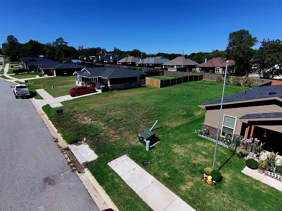 1st image of 2373 Miller St