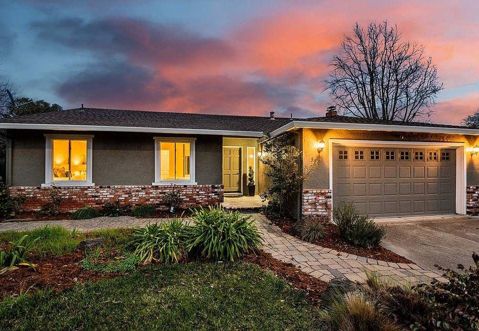 1st image of 527 Vine Hill Way