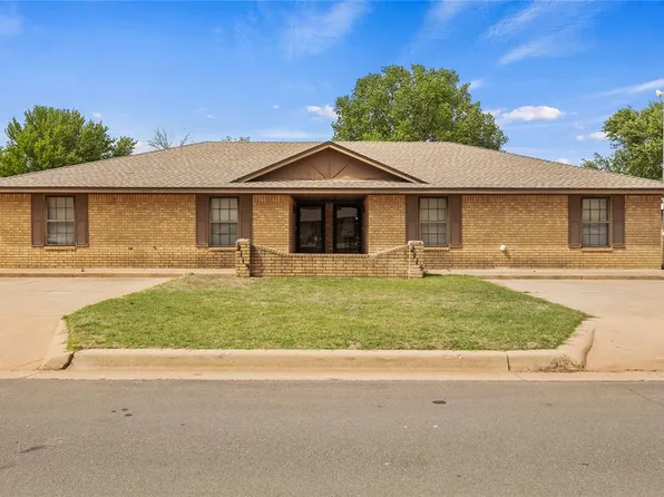 2113 Lynn Ln, Weatherford, OK 73096