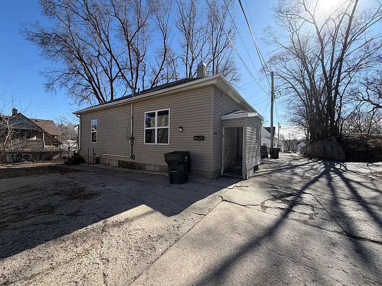 1815 Virginia St — Photo 1
