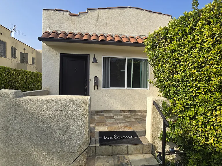 809 N La Jolla Ave — Photo 5