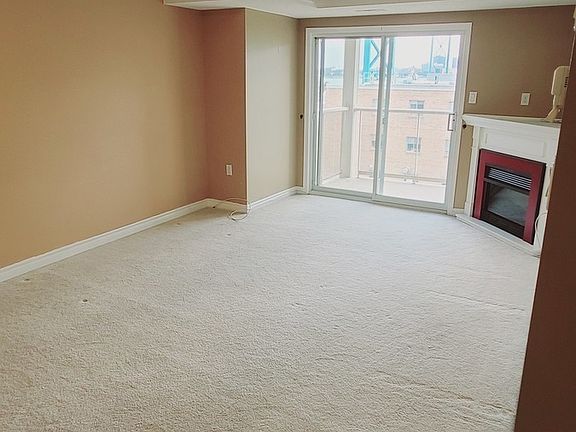 3rd image of 3000 Sandwich St #411