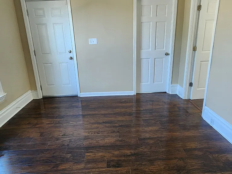 1522 Mott Ave — Photo 20