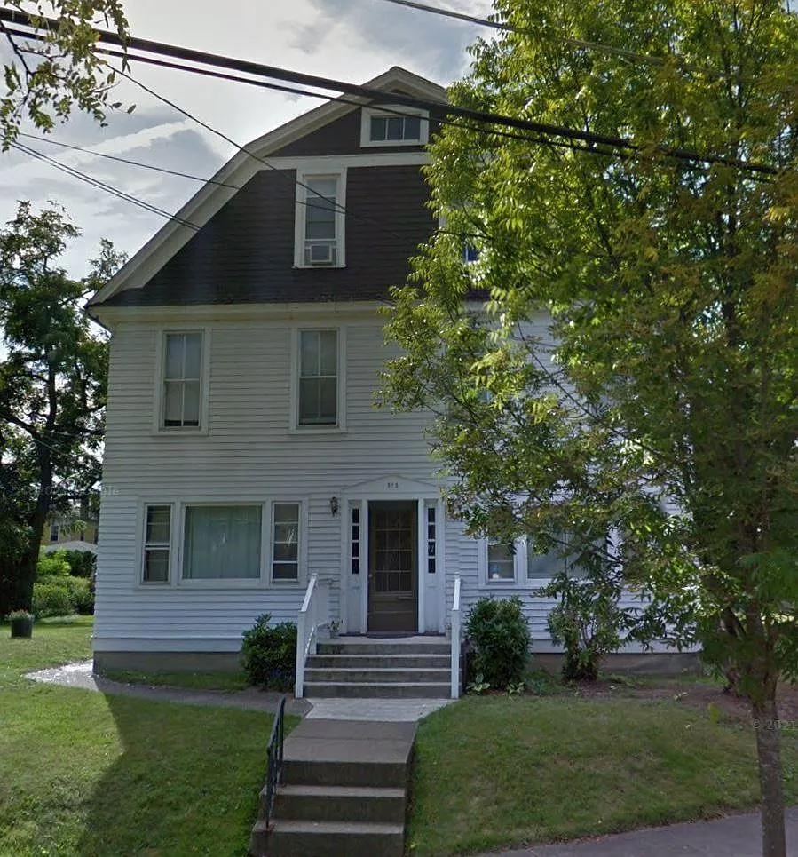 4 bed, 1.5 bath, 1500 sqft, $825 — Photo 1