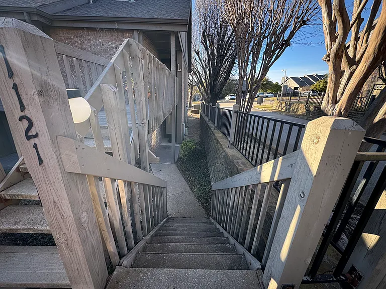 1121 Signal Ridge Pl — Photo 1