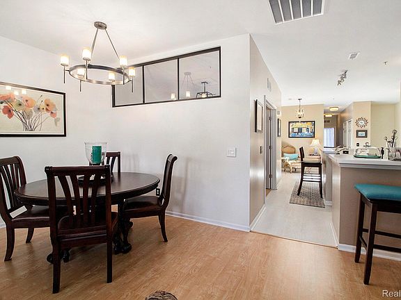 5th image of 50197 Monroe St #83