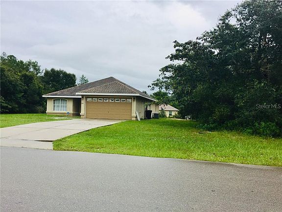 3rd image of 365 Marion Oaks Ln