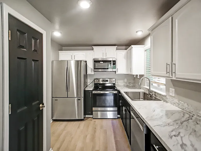 22335 Glenview Ct SE — Photo 6