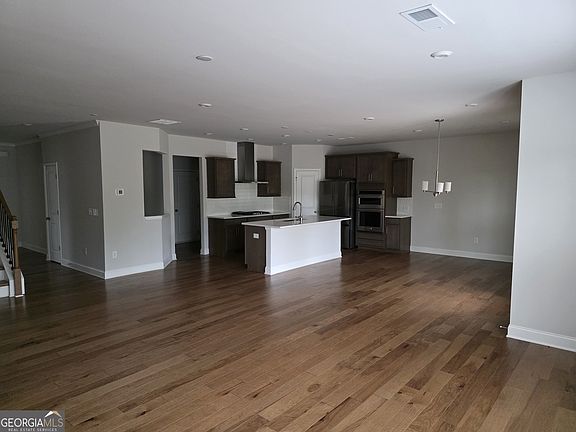 4th image of 40 Riverclub Rd