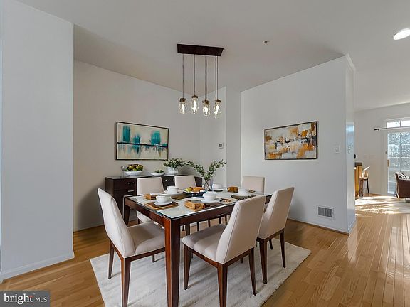 5th image of 23362 Dahlia Cir