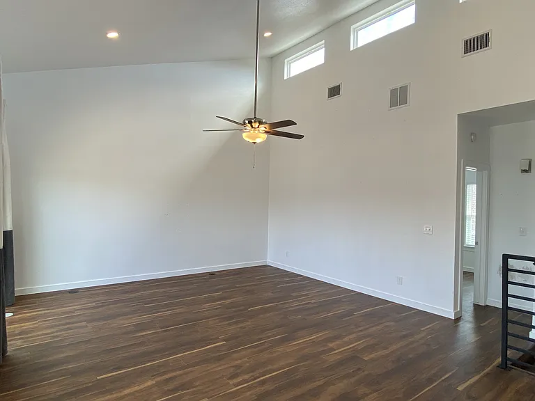7907 Brodie Ln #B — Photo 16