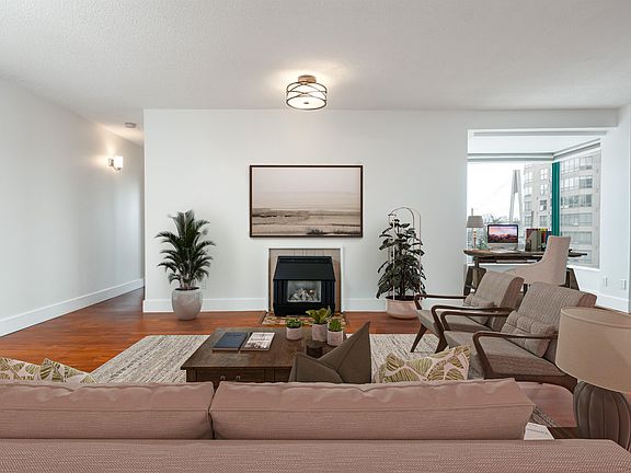4th image of 410 Carnarvon St #305