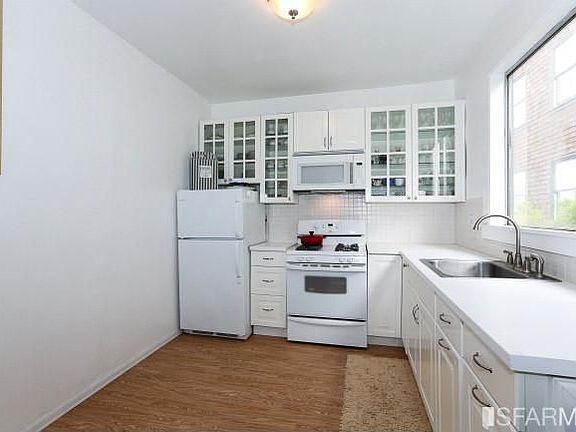 3rd image of 1925 Leavenworth St APT 11