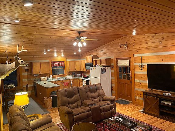 3rd image of 396 English Ln